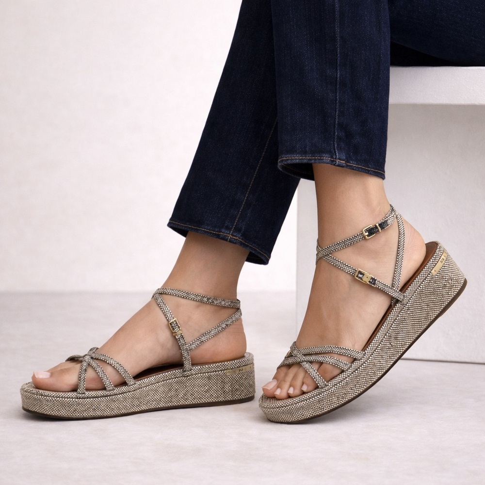 BALLY grey beige  Sandals with Elegant Design size 40 EUC